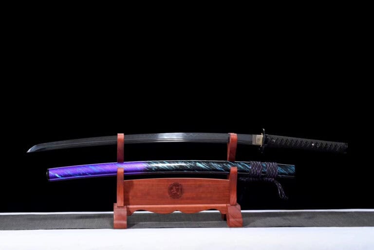 Zwarte en Paarse Katana
