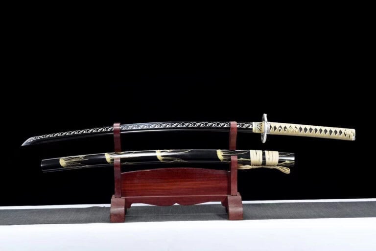 Katana Zwart En Gouden Heft